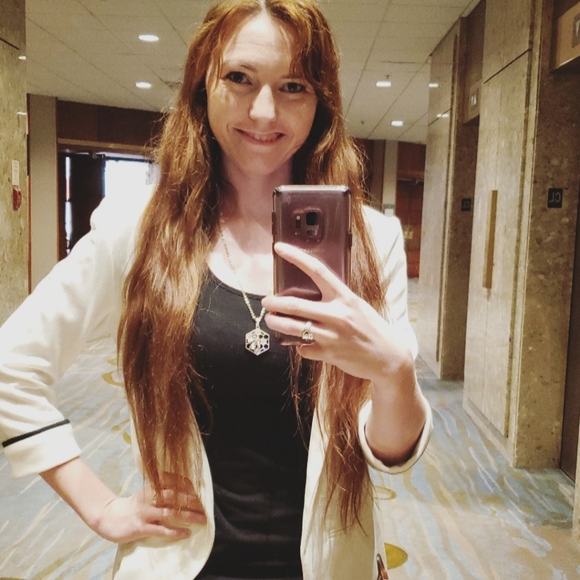 Meet your Posher, Courtney - Picture 6 of 6